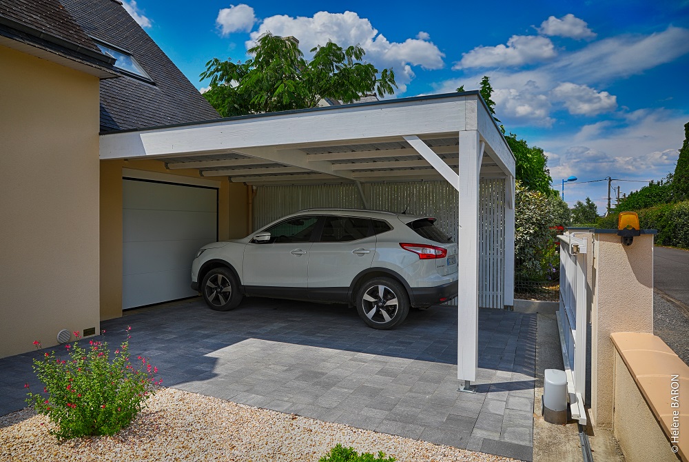 CARPORT
