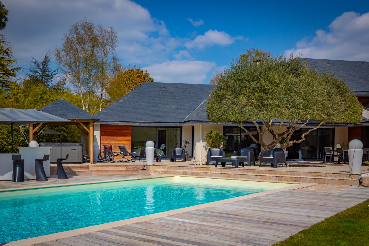 Réalisation d'une piscine sur le secteur de PLOEMEL