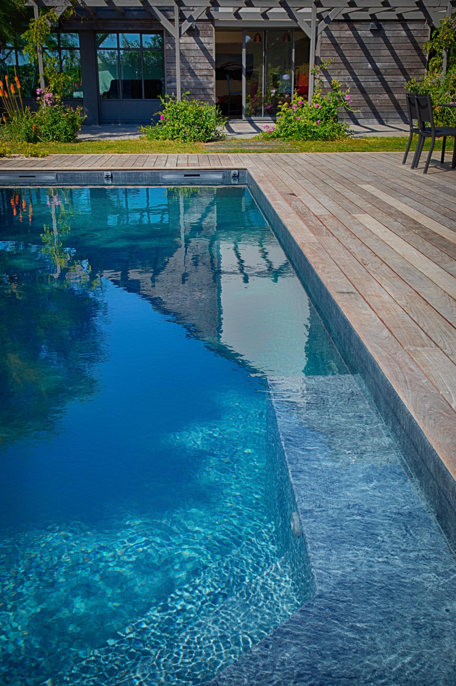 Escalier piscine