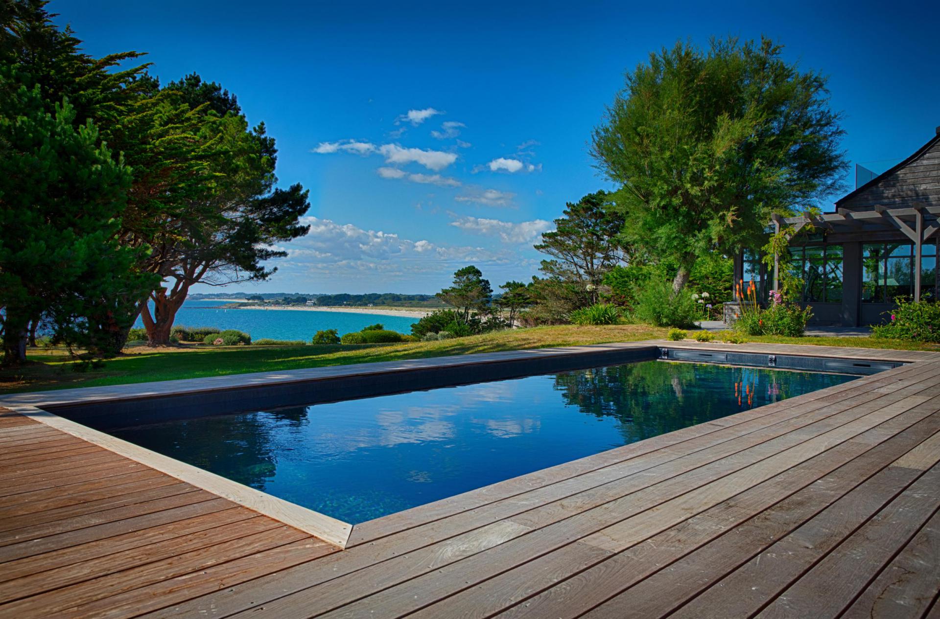 Piscine vue mer